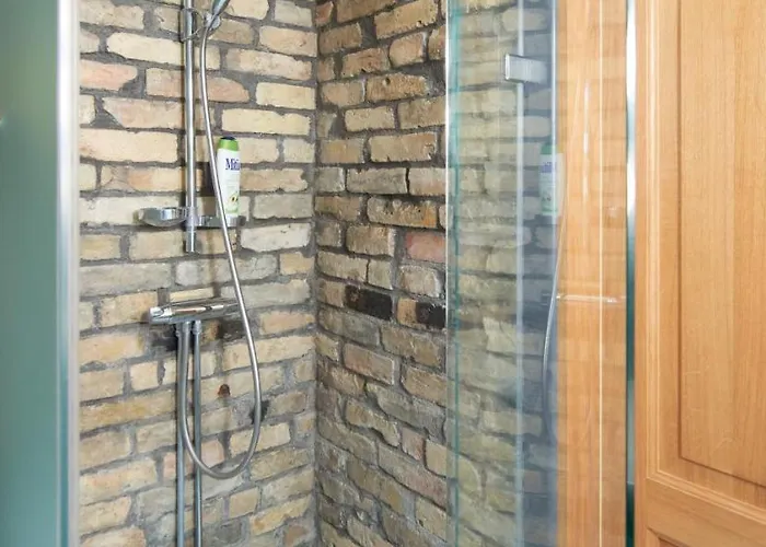 Town Hall Apartment *